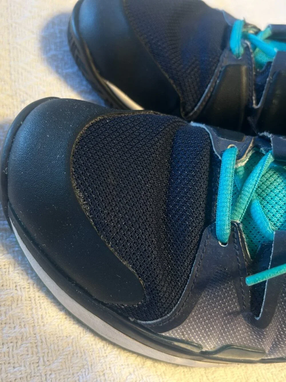 Nike Women's Size 11 Athletic Shoes - Picture 8 of 8